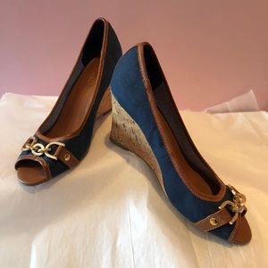 Tommy Hilfiger peep toe shoe